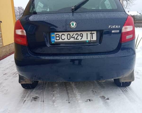 Синий Шкода Фабия, объемом двигателя 1.6 л и пробегом 164 тыс. км за 5550 $, фото 1 на Automoto.ua