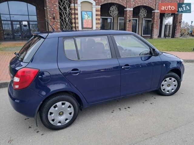 Синий Шкода Фабия, объемом двигателя 1.39 л и пробегом 173 тыс. км за 5550 $, фото 5 на Automoto.ua