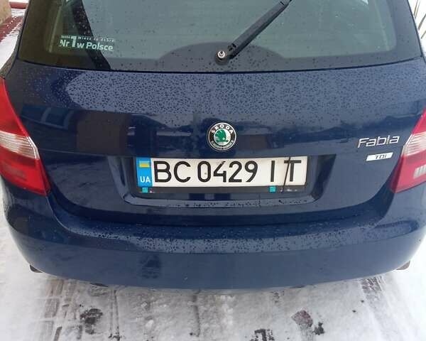 Синий Шкода Фабия, объемом двигателя 1.6 л и пробегом 164 тыс. км за 5550 $, фото 3 на Automoto.ua