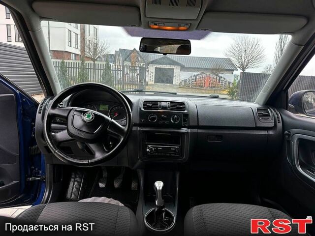 Синий Шкода Фабия, объемом двигателя 1.4 л и пробегом 288 тыс. км за 6200 $, фото 5 на Automoto.ua