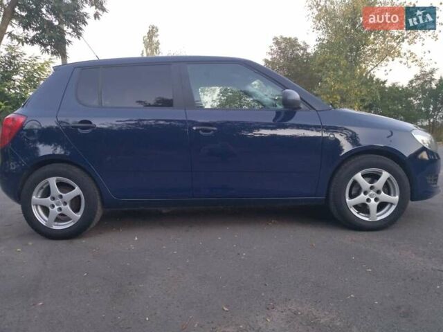 Синий Шкода Фабия, объемом двигателя 1.6 л и пробегом 237 тыс. км за 6000 $, фото 4 на Automoto.ua