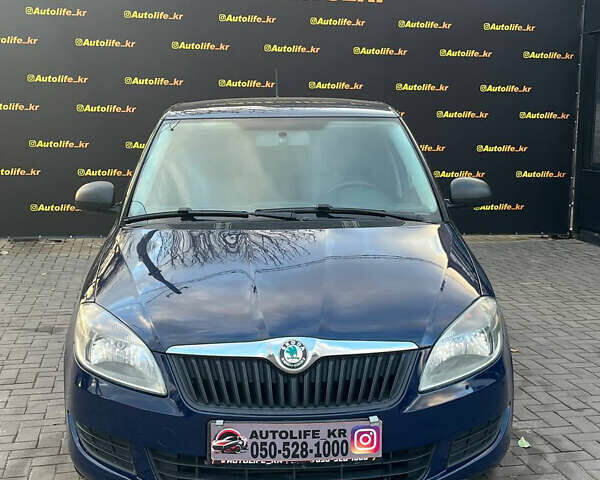 Синий Шкода Фабия, объемом двигателя 1.6 л и пробегом 240 тыс. км за 5900 $, фото 2 на Automoto.ua