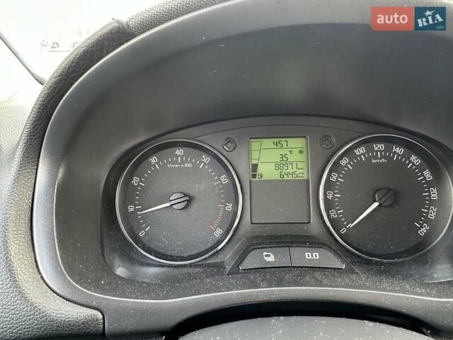 Синий Шкода Фабия, объемом двигателя 1.39 л и пробегом 89 тыс. км за 6400 $, фото 9 на Automoto.ua