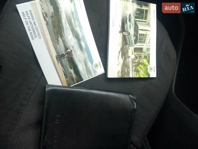 Синий Шкода Фабия, объемом двигателя 1.6 л и пробегом 279 тыс. км за 5200 $, фото 13 на Automoto.ua