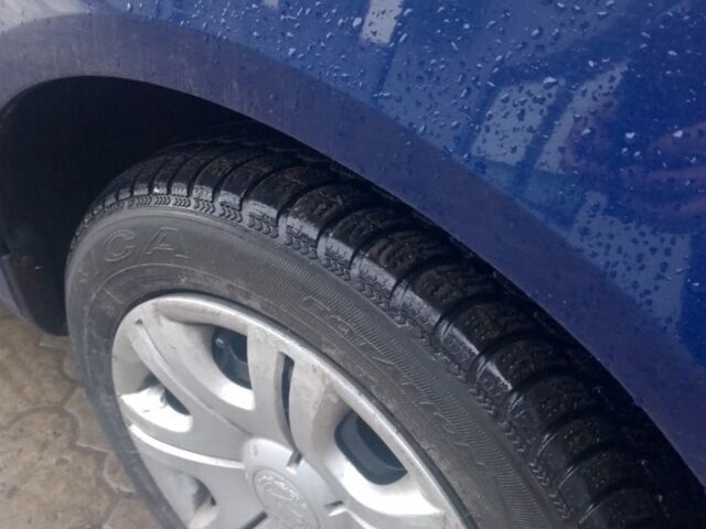 Синий Шкода Фабия, объемом двигателя 1.6 л и пробегом 217 тыс. км за 5200 $, фото 10 на Automoto.ua