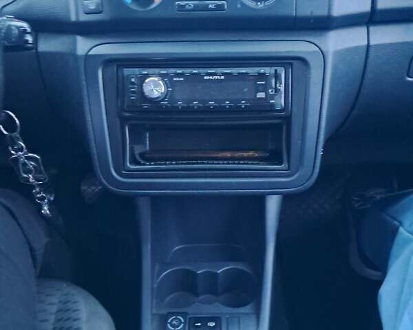 Синий Шкода Фабия, объемом двигателя 1.39 л и пробегом 173 тыс. км за 5550 $, фото 10 на Automoto.ua