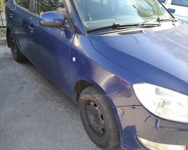 Синий Шкода Фабия, объемом двигателя 1.39 л и пробегом 235 тыс. км за 5100 $, фото 7 на Automoto.ua
