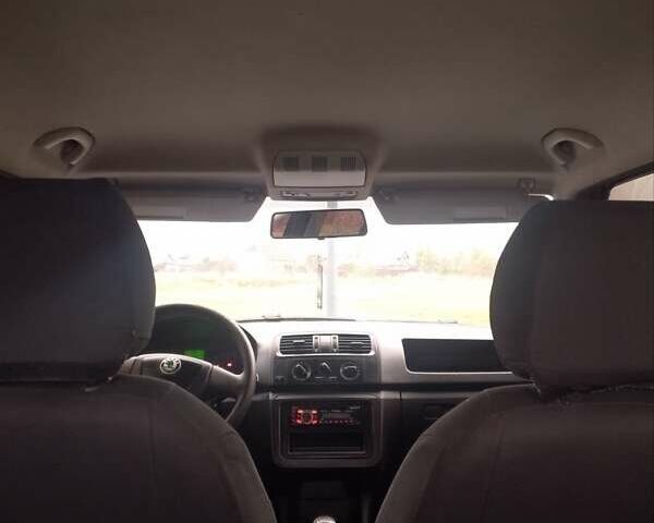 Синий Шкода Фабия, объемом двигателя 1.6 л и пробегом 279 тыс. км за 5200 $, фото 9 на Automoto.ua