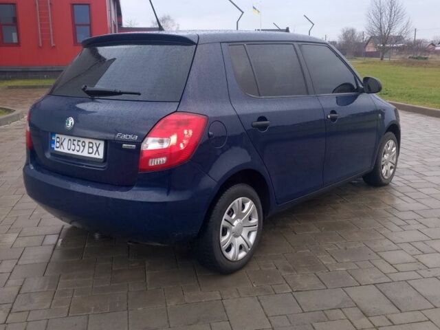 Синий Шкода Фабия, объемом двигателя 1.6 л и пробегом 217 тыс. км за 5200 $, фото 3 на Automoto.ua