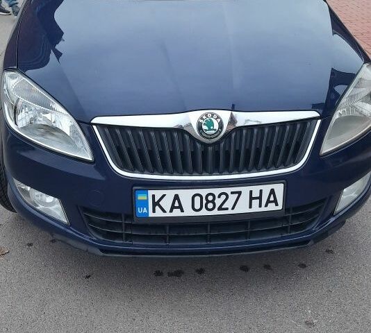Синий Шкода Фабия, объемом двигателя 1.4 л и пробегом 173 тыс. км за 5550 $, фото 1 на Automoto.ua