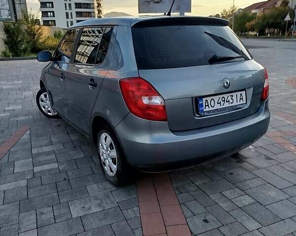 Синий Шкода Фабия, объемом двигателя 1.2 л и пробегом 250 тыс. км за 5500 $, фото 2 на Automoto.ua