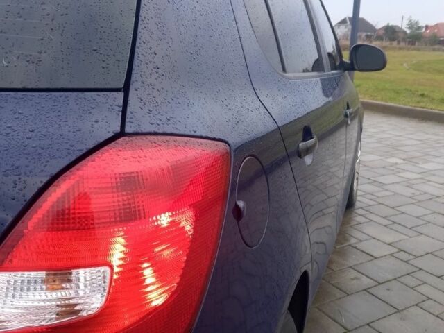 Синий Шкода Фабия, объемом двигателя 1.6 л и пробегом 217 тыс. км за 5200 $, фото 7 на Automoto.ua