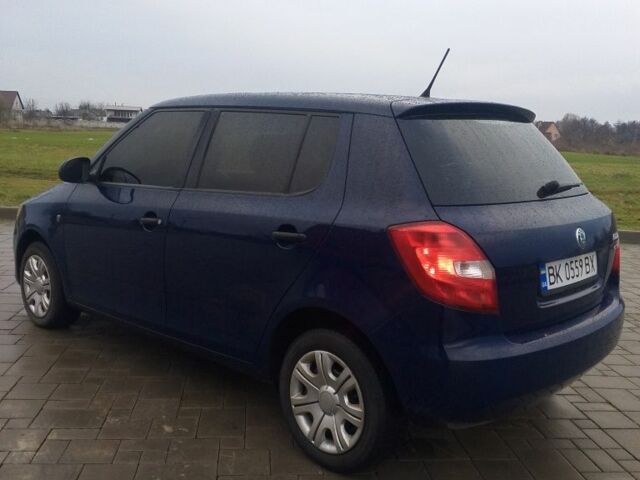 Синий Шкода Фабия, объемом двигателя 1.6 л и пробегом 217 тыс. км за 5200 $, фото 5 на Automoto.ua