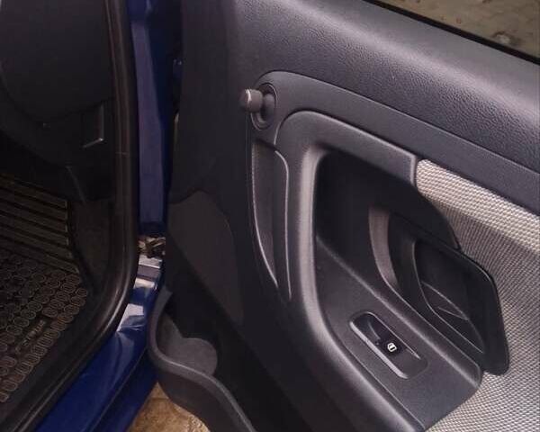 Синий Шкода Фабия, объемом двигателя 1.6 л и пробегом 279 тыс. км за 5200 $, фото 19 на Automoto.ua