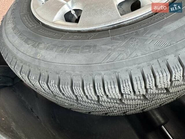 Синий Шкода Фабия, объемом двигателя 1.39 л и пробегом 89 тыс. км за 6400 $, фото 11 на Automoto.ua