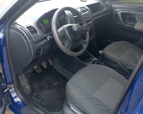 Синий Шкода Фабия, объемом двигателя 1.6 л и пробегом 279 тыс. км за 5200 $, фото 14 на Automoto.ua