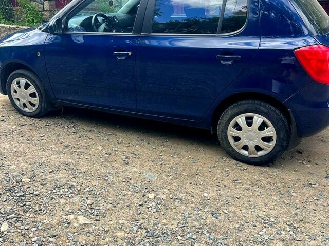 Синий Шкода Фабия, объемом двигателя 1.4 л и пробегом 288 тыс. км за 6200 $, фото 2 на Automoto.ua