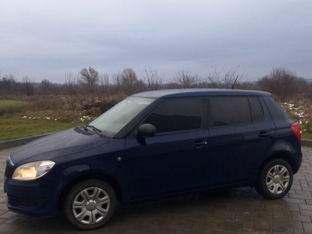 Синий Шкода Фабия, объемом двигателя 1.6 л и пробегом 217 тыс. км за 5200 $, фото 2 на Automoto.ua