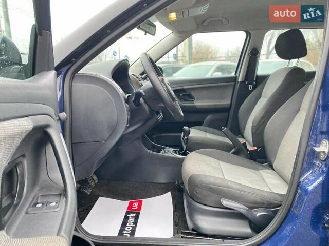 Синий Шкода Фабия, объемом двигателя 1.4 л и пробегом 283 тыс. км за 5790 $, фото 10 на Automoto.ua