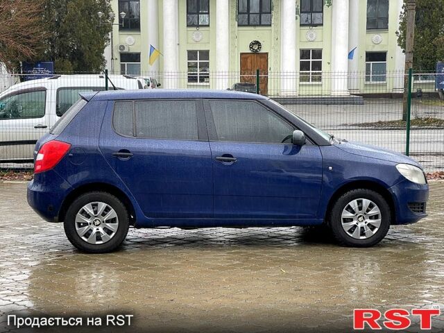 Синій Шкода Фабія, об'ємом двигуна 1.4 л та пробігом 403 тис. км за 4300 $, фото 5 на Automoto.ua