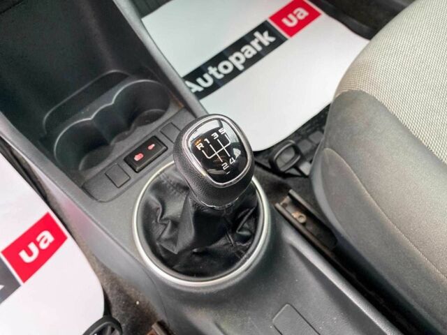 Синій Шкода Фабія, об'ємом двигуна 1.4 л та пробігом 283 тис. км за 5790 $, фото 17 на Automoto.ua