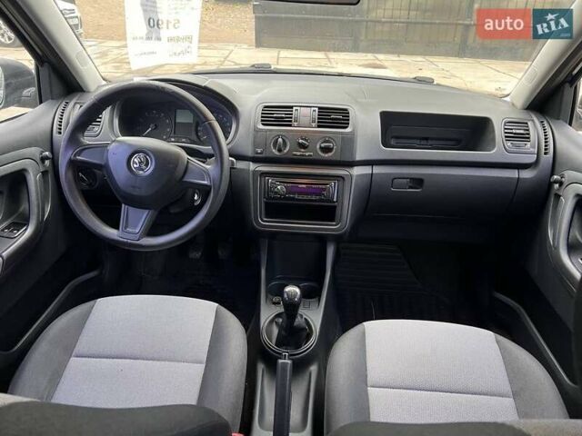 Синий Шкода Фабия, объемом двигателя 1.2 л и пробегом 116 тыс. км за 5190 $, фото 12 на Automoto.ua