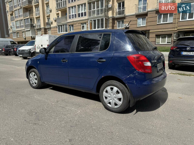 Синий Шкода Фабия, объемом двигателя 1.2 л и пробегом 115 тыс. км за 5950 $, фото 4 на Automoto.ua