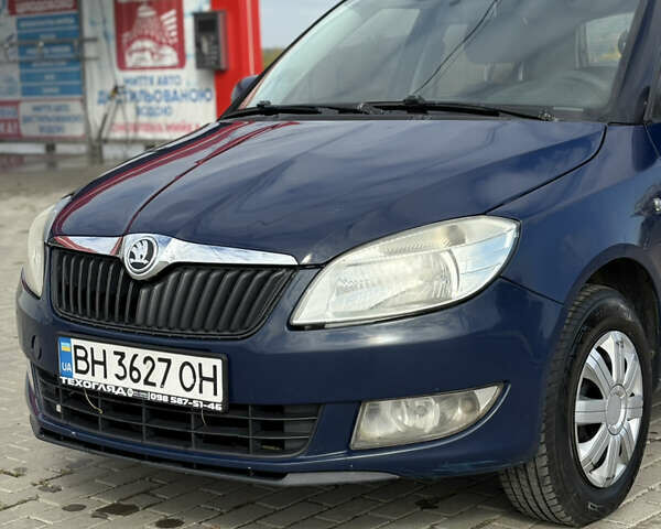 Синий Шкода Фабия, объемом двигателя 1.39 л и пробегом 285 тыс. км за 2999 $, фото 3 на Automoto.ua