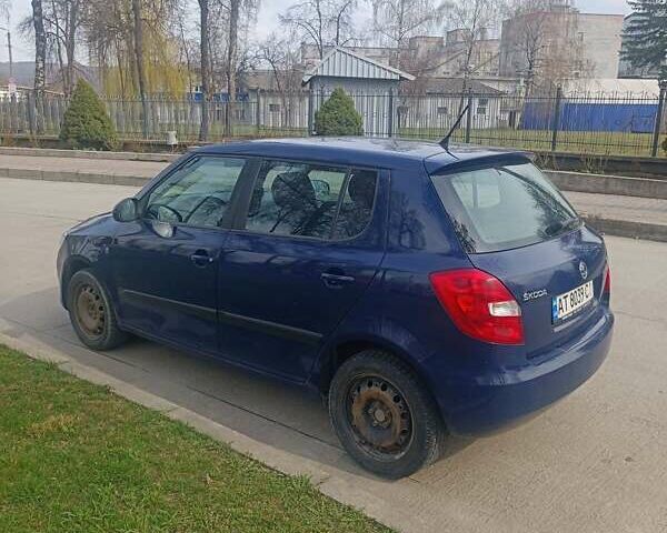 Синий Шкода Фабия, объемом двигателя 1.6 л и пробегом 350 тыс. км за 5200 $, фото 5 на Automoto.ua