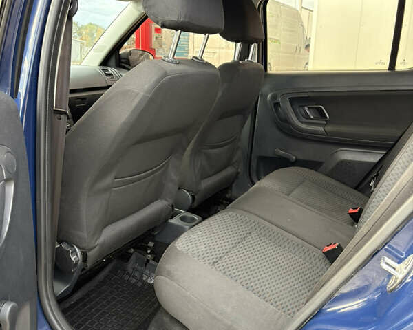 Синій Шкода Фабія, об'ємом двигуна 1.39 л та пробігом 285 тис. км за 2999 $, фото 20 на Automoto.ua