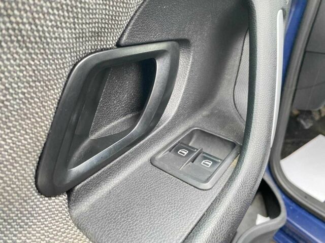 Синій Шкода Фабія, об'ємом двигуна 1.4 л та пробігом 283 тис. км за 5790 $, фото 10 на Automoto.ua