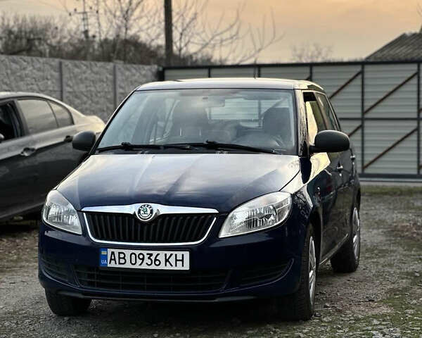 Синий Шкода Фабия, объемом двигателя 1.4 л и пробегом 283 тыс. км за 5400 $, фото 1 на Automoto.ua