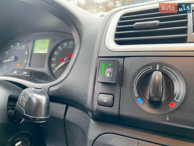 Синий Шкода Фабия, объемом двигателя 1.4 л и пробегом 283 тыс. км за 5790 $, фото 17 на Automoto.ua