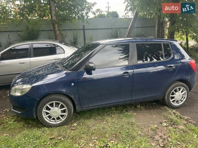 Синий Шкода Фабия, объемом двигателя 1.2 л и пробегом 203 тыс. км за 6000 $, фото 1 на Automoto.ua