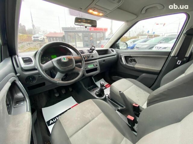 Синій Шкода Фабія, об'ємом двигуна 1.4 л та пробігом 283 тис. км за 5790 $, фото 13 на Automoto.ua