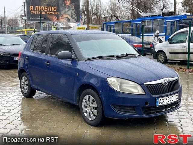 Синій Шкода Фабія, об'ємом двигуна 1.4 л та пробігом 403 тис. км за 4300 $, фото 6 на Automoto.ua