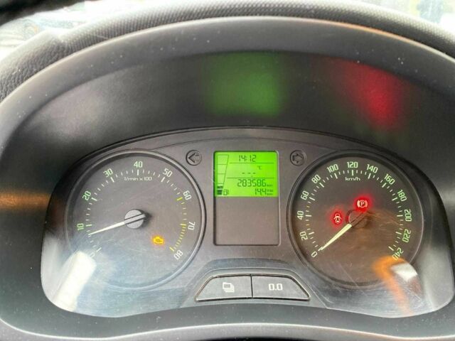 Синій Шкода Фабія, об'ємом двигуна 1.4 л та пробігом 283 тис. км за 5790 $, фото 18 на Automoto.ua