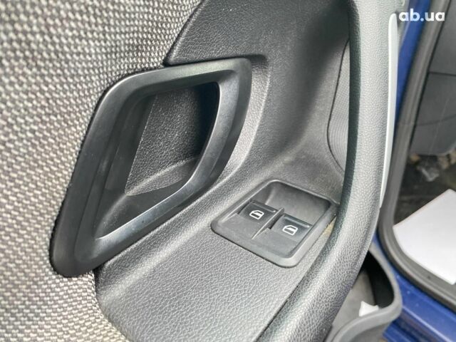 Синій Шкода Фабія, об'ємом двигуна 1.4 л та пробігом 283 тис. км за 5790 $, фото 10 на Automoto.ua