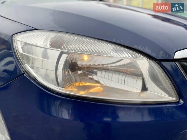 Синий Шкода Фабия, объемом двигателя 1.4 л и пробегом 283 тыс. км за 5790 $, фото 4 на Automoto.ua