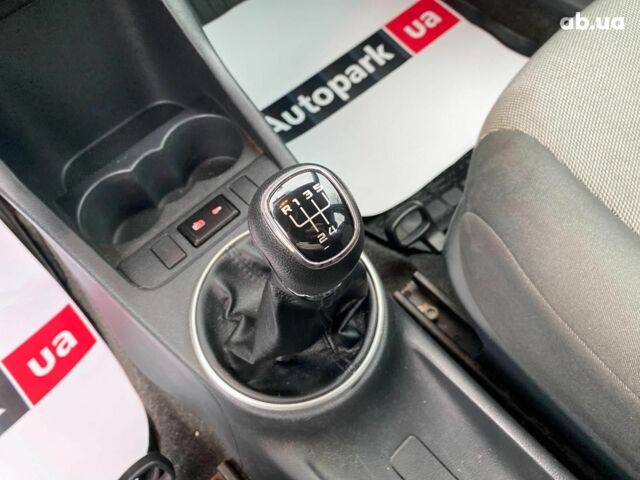 Синій Шкода Фабія, об'ємом двигуна 1.4 л та пробігом 283 тис. км за 5790 $, фото 17 на Automoto.ua