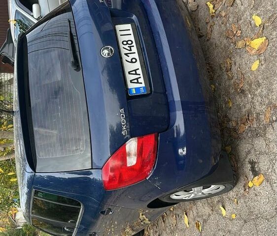 Шкода Фабия 2013 в Киеве на Automoto.ua Синий Шкода Фабия, объемом двигателя 1.2 л и пробегом 115 тыс. км за 3999 $, фото 2 на Automoto.ua