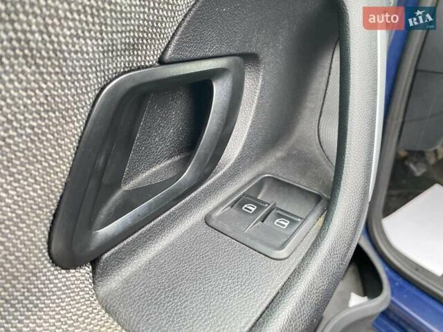 Синий Шкода Фабия, объемом двигателя 1.4 л и пробегом 283 тыс. км за 5790 $, фото 9 на Automoto.ua