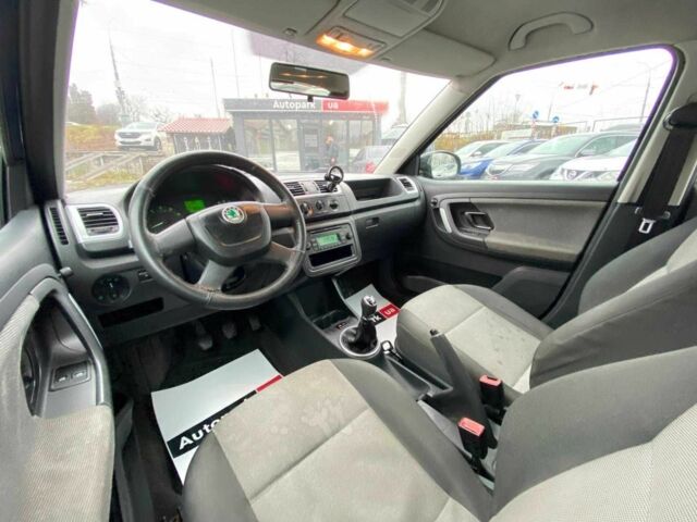 Синій Шкода Фабія, об'ємом двигуна 1.4 л та пробігом 283 тис. км за 5790 $, фото 13 на Automoto.ua