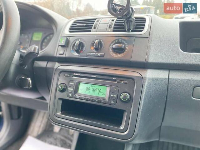 Синий Шкода Фабия, объемом двигателя 1.4 л и пробегом 283 тыс. км за 5790 $, фото 15 на Automoto.ua