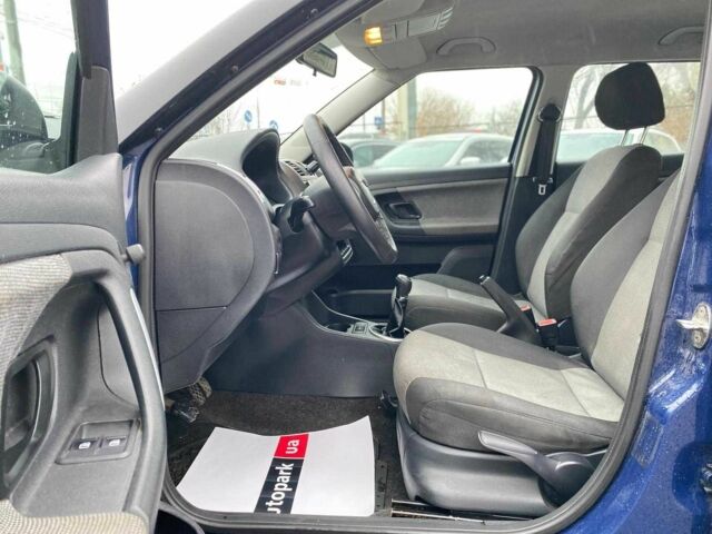 Синій Шкода Фабія, об'ємом двигуна 1.4 л та пробігом 283 тис. км за 5790 $, фото 9 на Automoto.ua