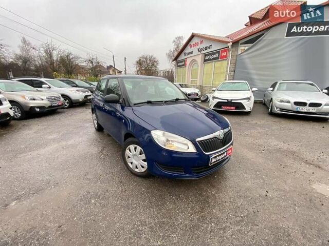 Синий Шкода Фабия, объемом двигателя 1.4 л и пробегом 283 тыс. км за 5790 $, фото 3 на Automoto.ua
