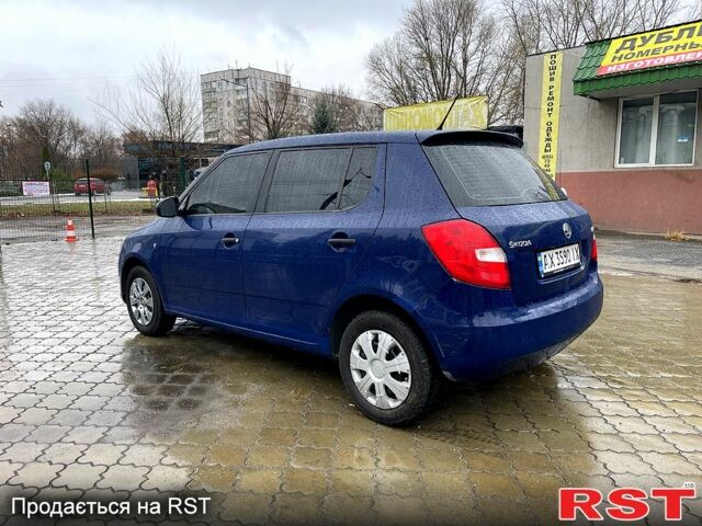 Синій Шкода Фабія, об'ємом двигуна 1.4 л та пробігом 403 тис. км за 4300 $, фото 2 на Automoto.ua