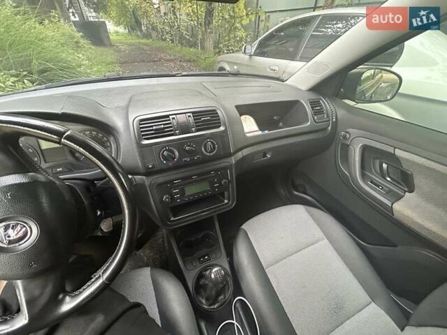 Синий Шкода Фабия, объемом двигателя 1.2 л и пробегом 203 тыс. км за 6000 $, фото 10 на Automoto.ua