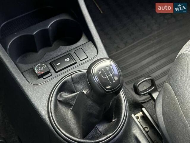 Синий Шкода Фабия, объемом двигателя 1.2 л и пробегом 116 тыс. км за 5190 $, фото 17 на Automoto.ua