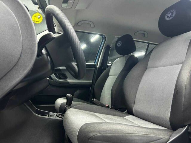 Шкода Фабія 2014 у Чернівцях на Automoto.ua Синій Шкода Фабія, об'ємом двигуна 1.2 л та пробігом 138 тис. км за 7000 $, фото 8 на Automoto.ua